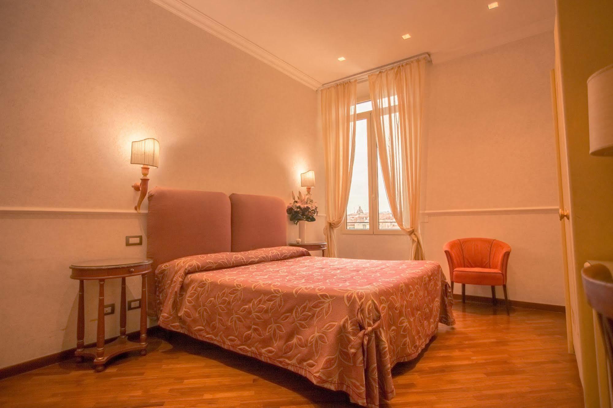 Hotel Aurora Firenze Værelse billede